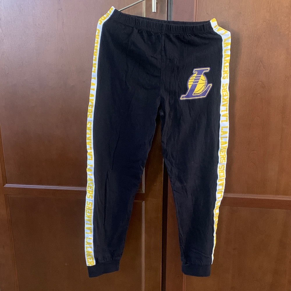 Boys NBA Lakers Sweatpants Medium (Label says 9/10 years as size)